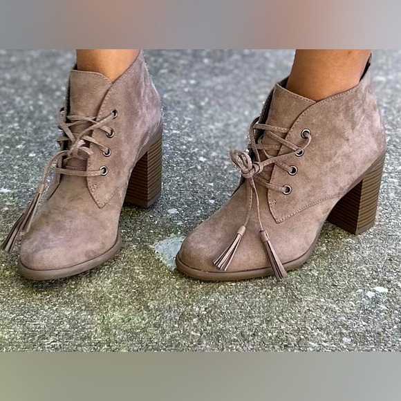 Fall Ankle Booties | ANA MIKI Taupe | 6.5 - Picture 4 of 8